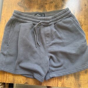 Unisex baggy fleece shorts super comfy from Hollister